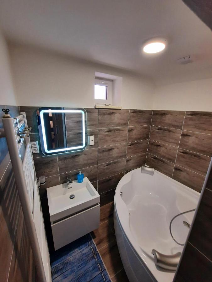 Apartman Sen Petrov Exterior photo