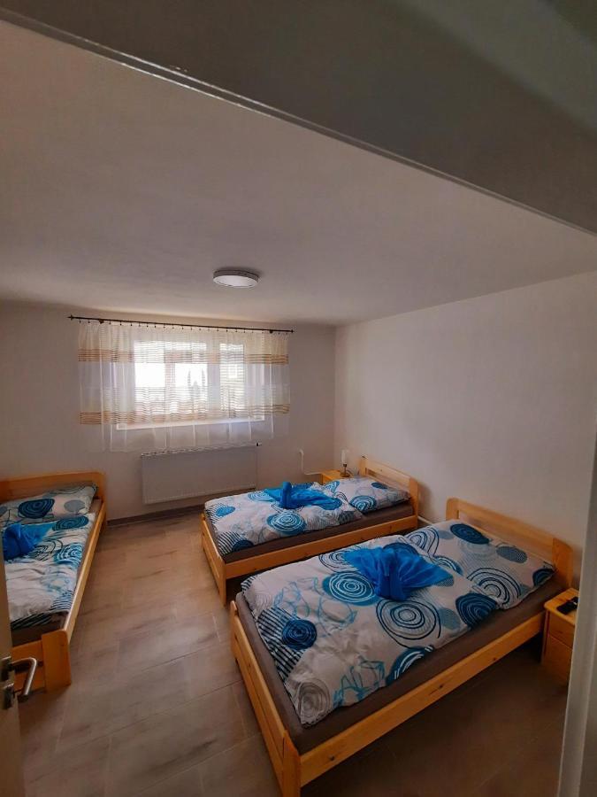 Apartman Sen Petrov Exterior photo